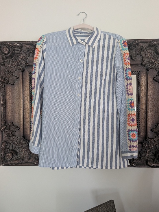 APNY Tops - APNY Embroidered Button Down Shirt